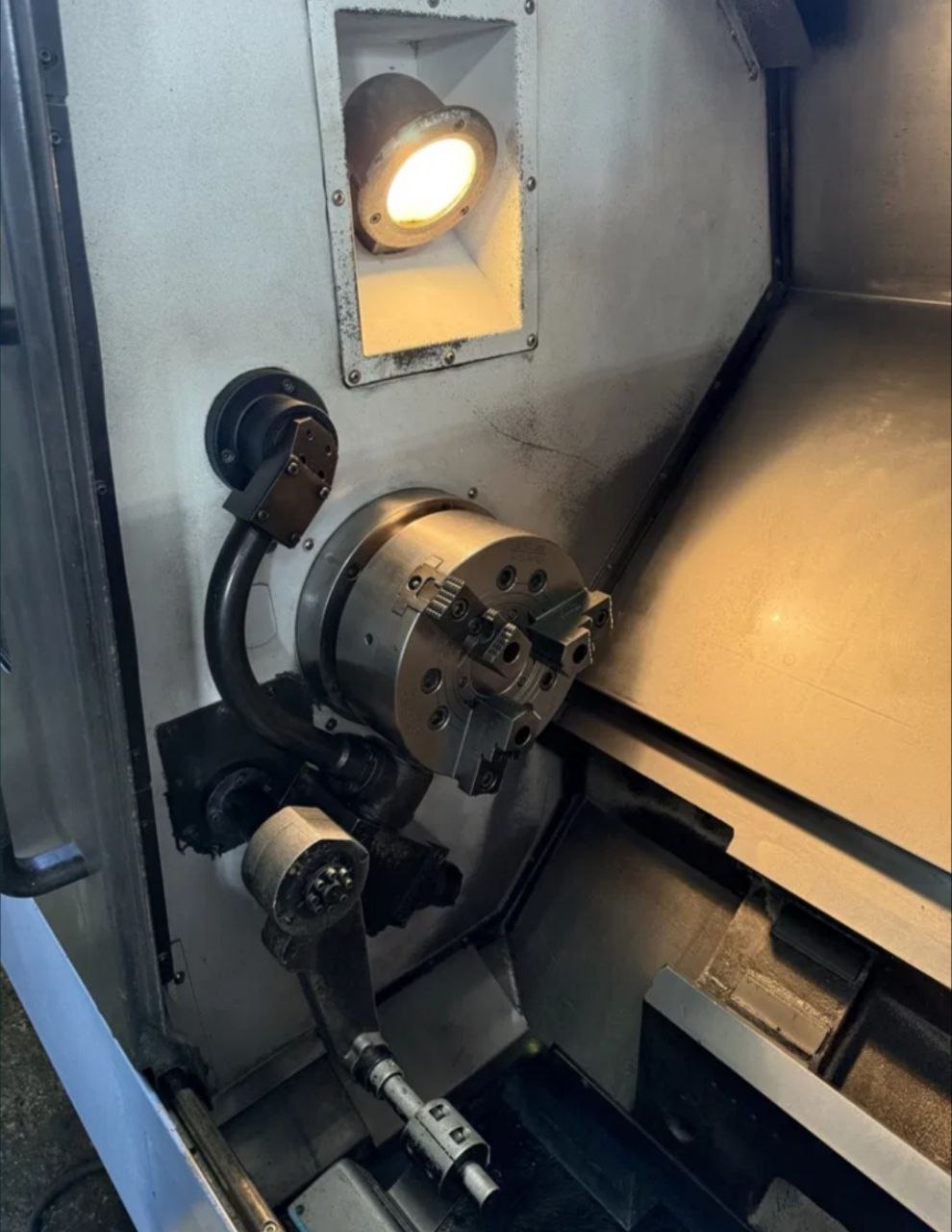 Токарный станок с ЧПУ Doosan Puma 240MC